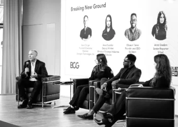 Kevin Czinger, Founder & Executive Chairman, Divergent Technologies, Inc., Anna Gvozdiar, Deputy Minister, Ministry of Strategic Industries of Ukraine, and Oluseun Taiwo, Founder & CEO, Solideon in conversation with Sifted’s Anne Srader. Photo credit MSC/Alexander Koerner