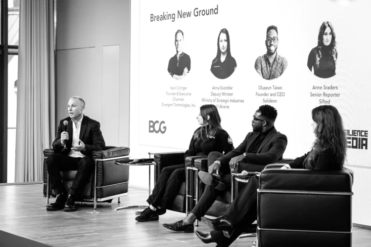 Kevin Czinger, Founder & Executive Chairman, Divergent Technologies, Inc., Anna Gvozdiar, Deputy Minister, Ministry of Strategic Industries of Ukraine, and Oluseun Taiwo, Founder & CEO, Solideon in conversation with Sifted’s Anne Srader. Photo credit MSC/Alexander Koerner