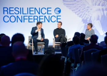 Steven Barrett, Cambridge Aeorspace and Charlie March, Never Lift on stage at Resilience Conference with Resilience Media Managing Editor, Ingrid Lunden