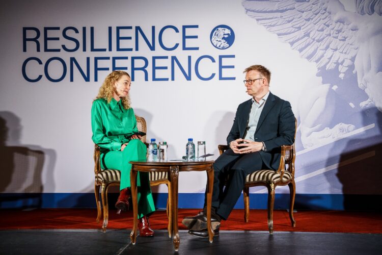 Eveline Buchatskiy and Peter Lundquist on stage at Resilience Conference Copenhagen