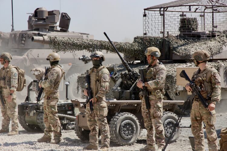 Aurochs 2 and TEC800 demonstrated by the French military, Eurosatory