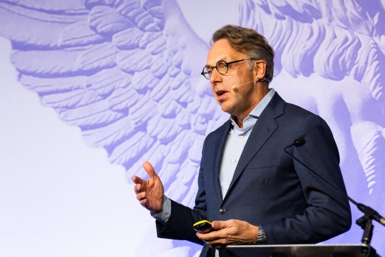 Klaus Hommels speaks at Resilience Conference